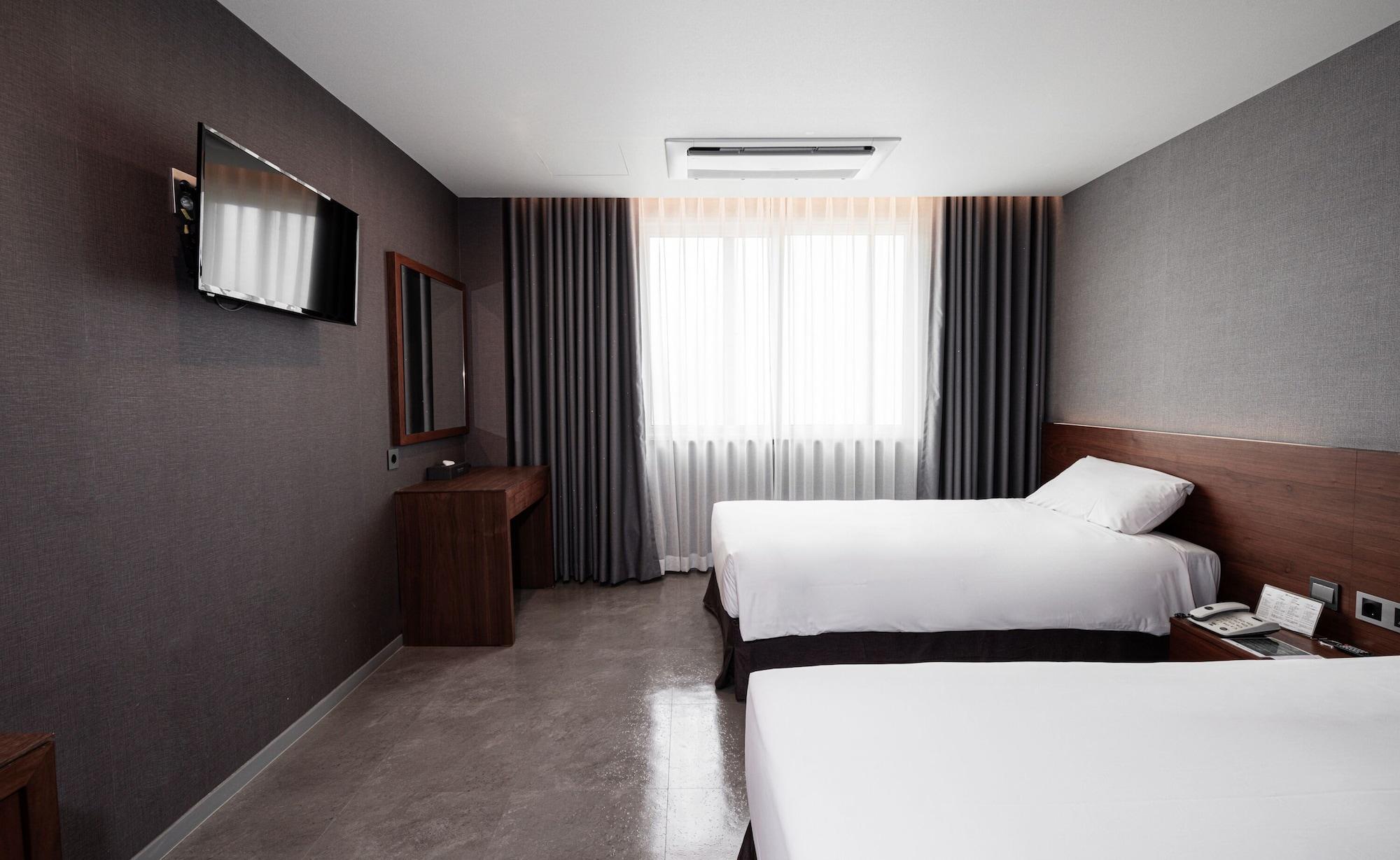 Itaewon Crown Hotel 3*