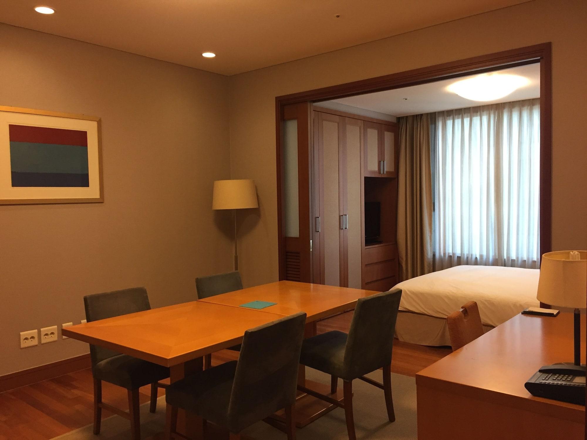 Somerset Palace Apartment