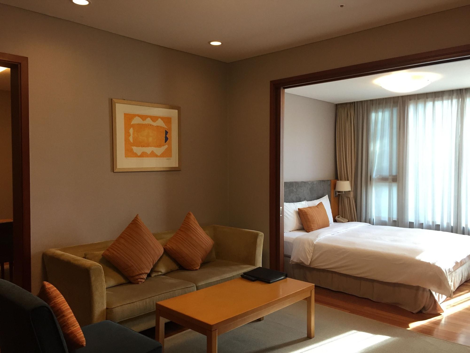 Somerset Palace Apartment