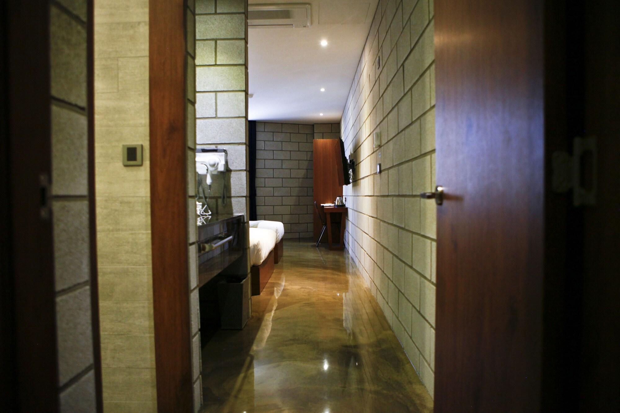 Doma Myeongdong Seul