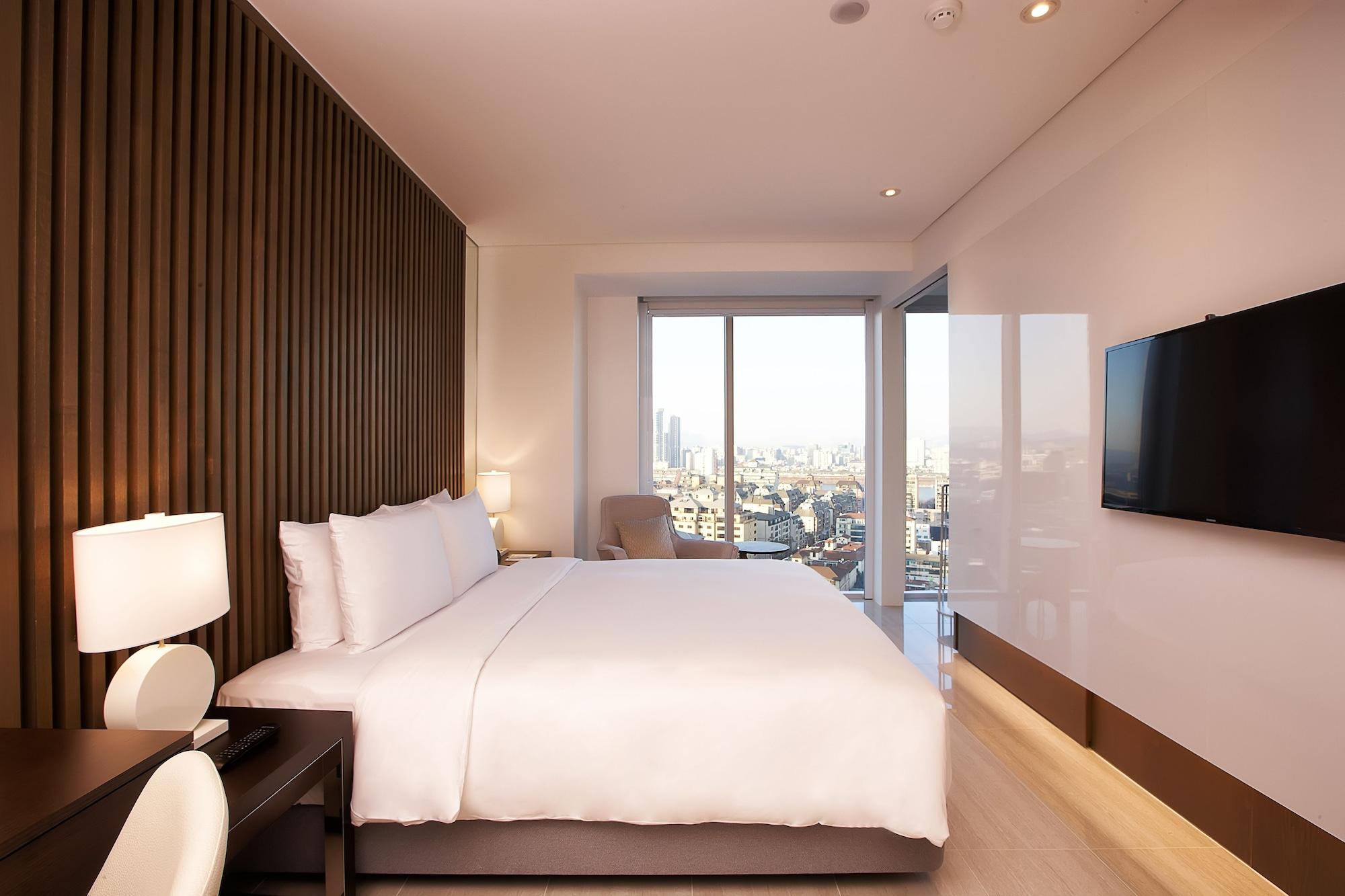 Hotel Entra Gangnam 3*