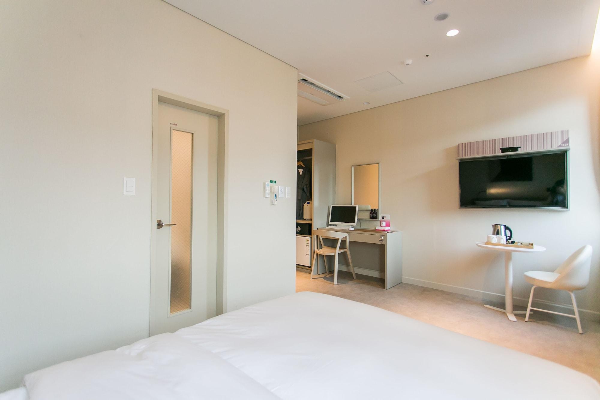 H Avenue Idae Shinchon Seoul