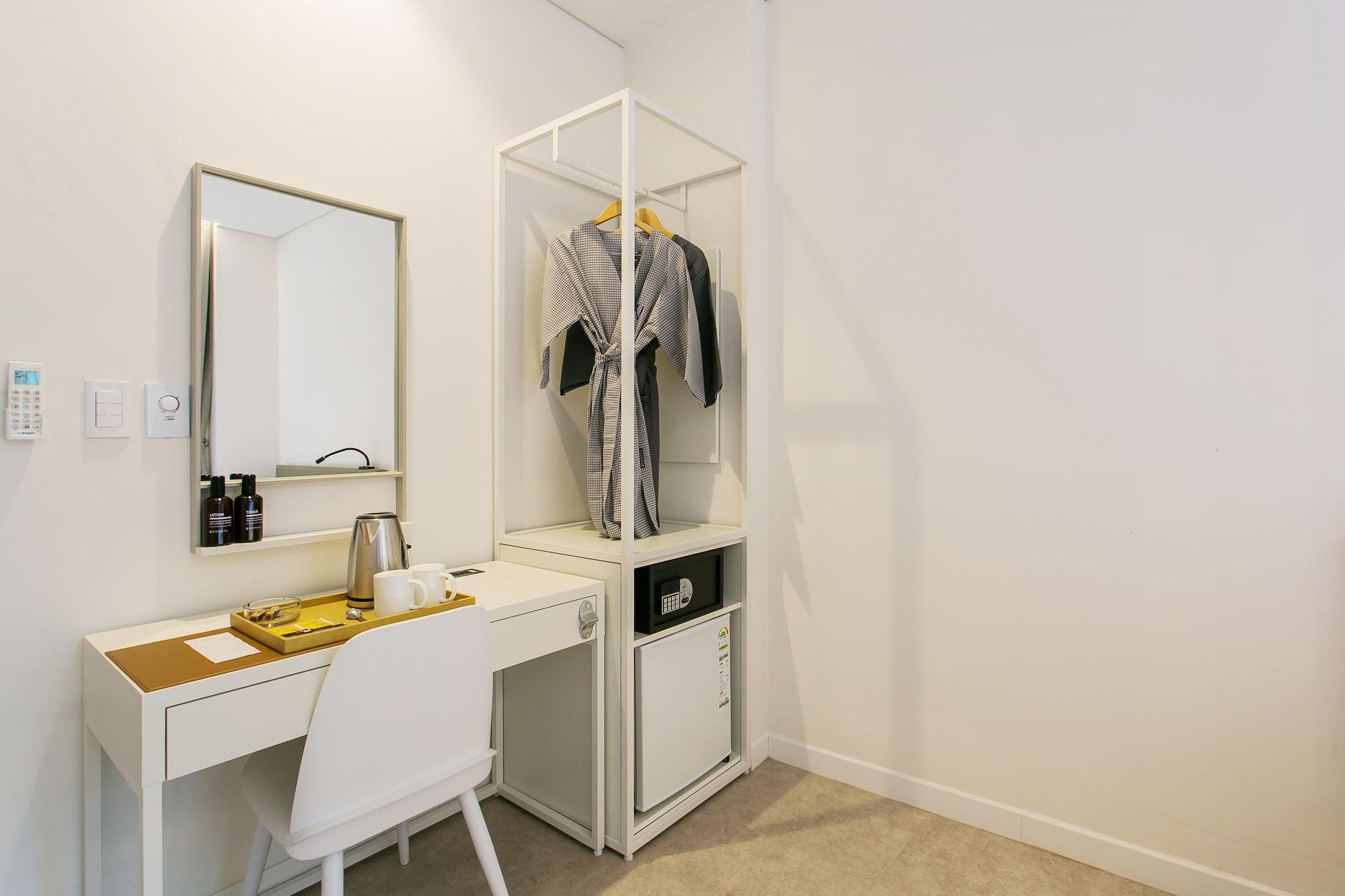 H Avenue Idae Shinchon Seoul