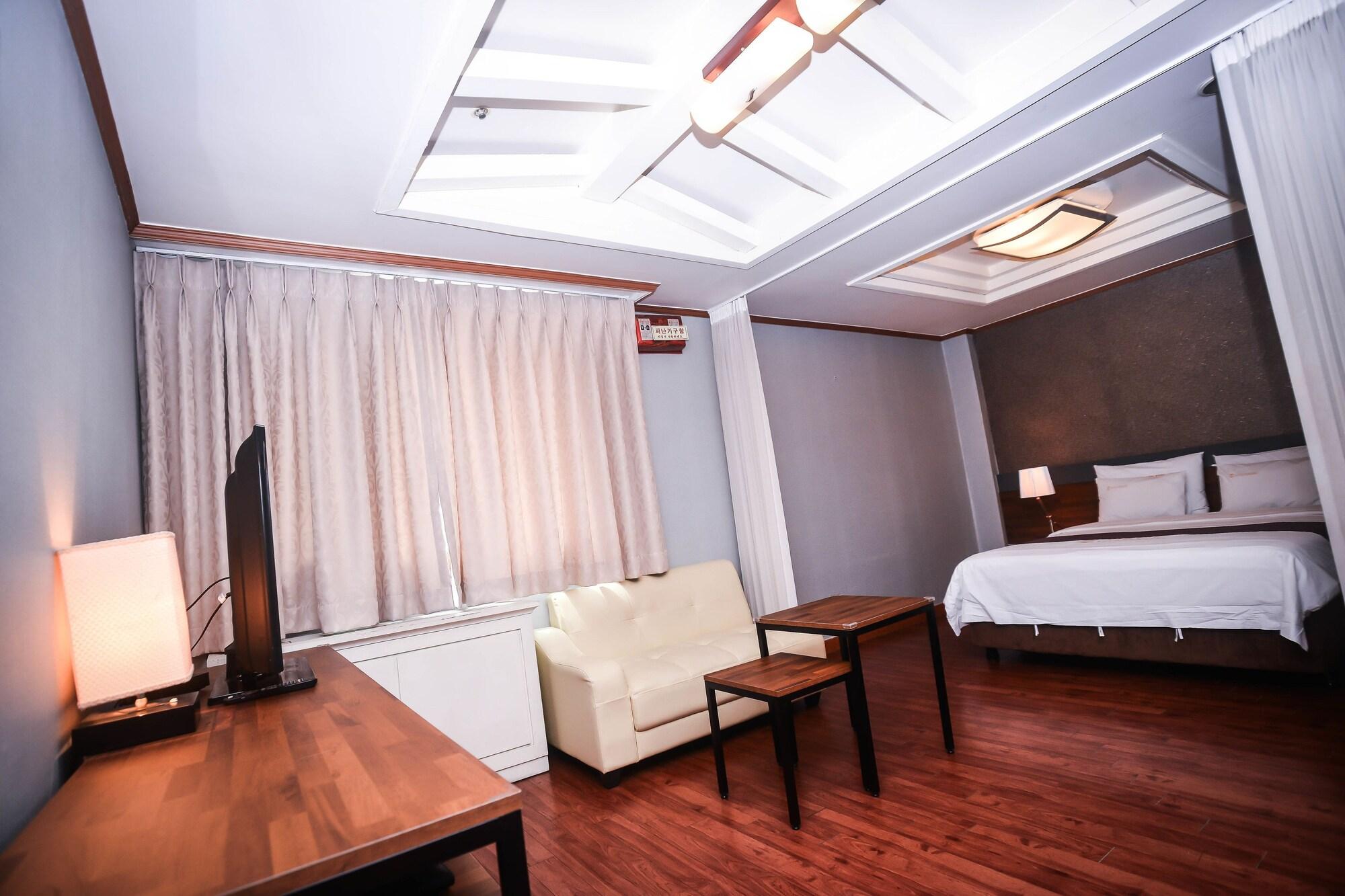 Hotel Noblesse Tourist Seoul