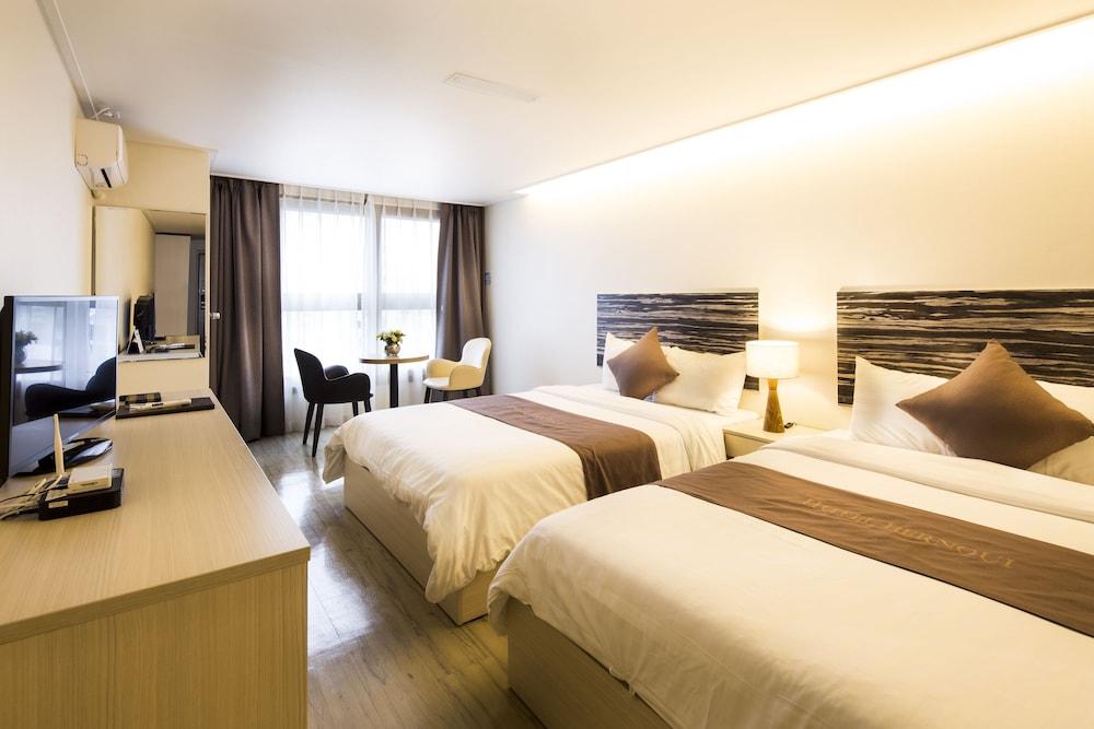 Hotel Bernoui