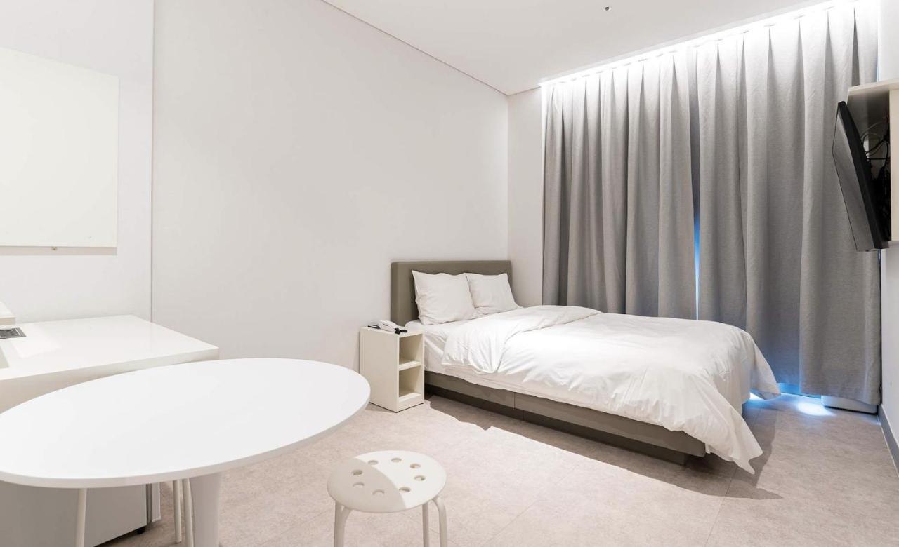 Hotel H Avenue Idae Shinchon