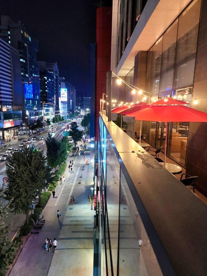 Mercure Ambassador Hongdae Hotel