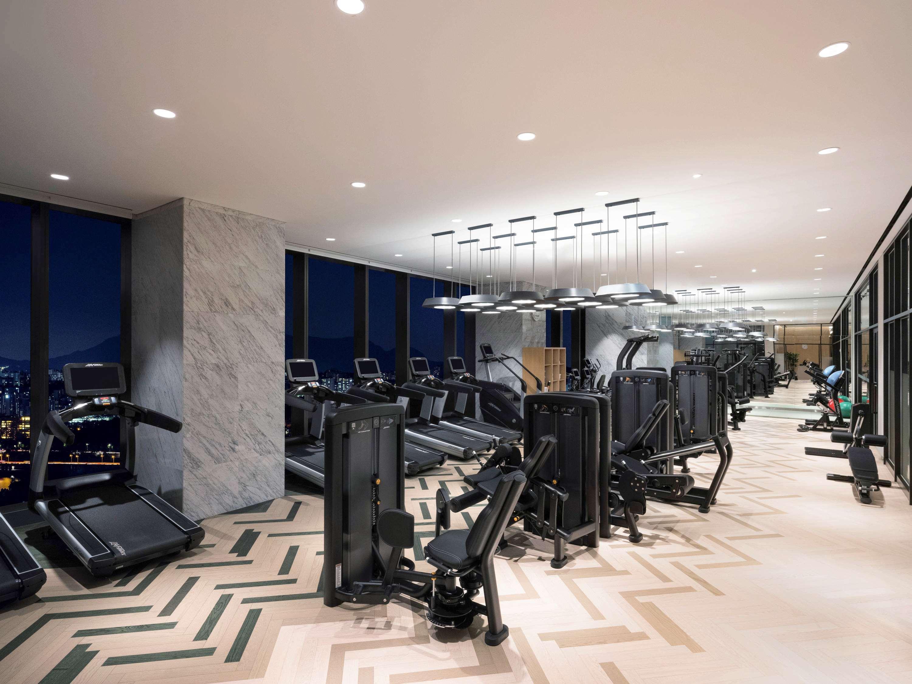 Hotel Novotel Ambassador Yongsan 5*