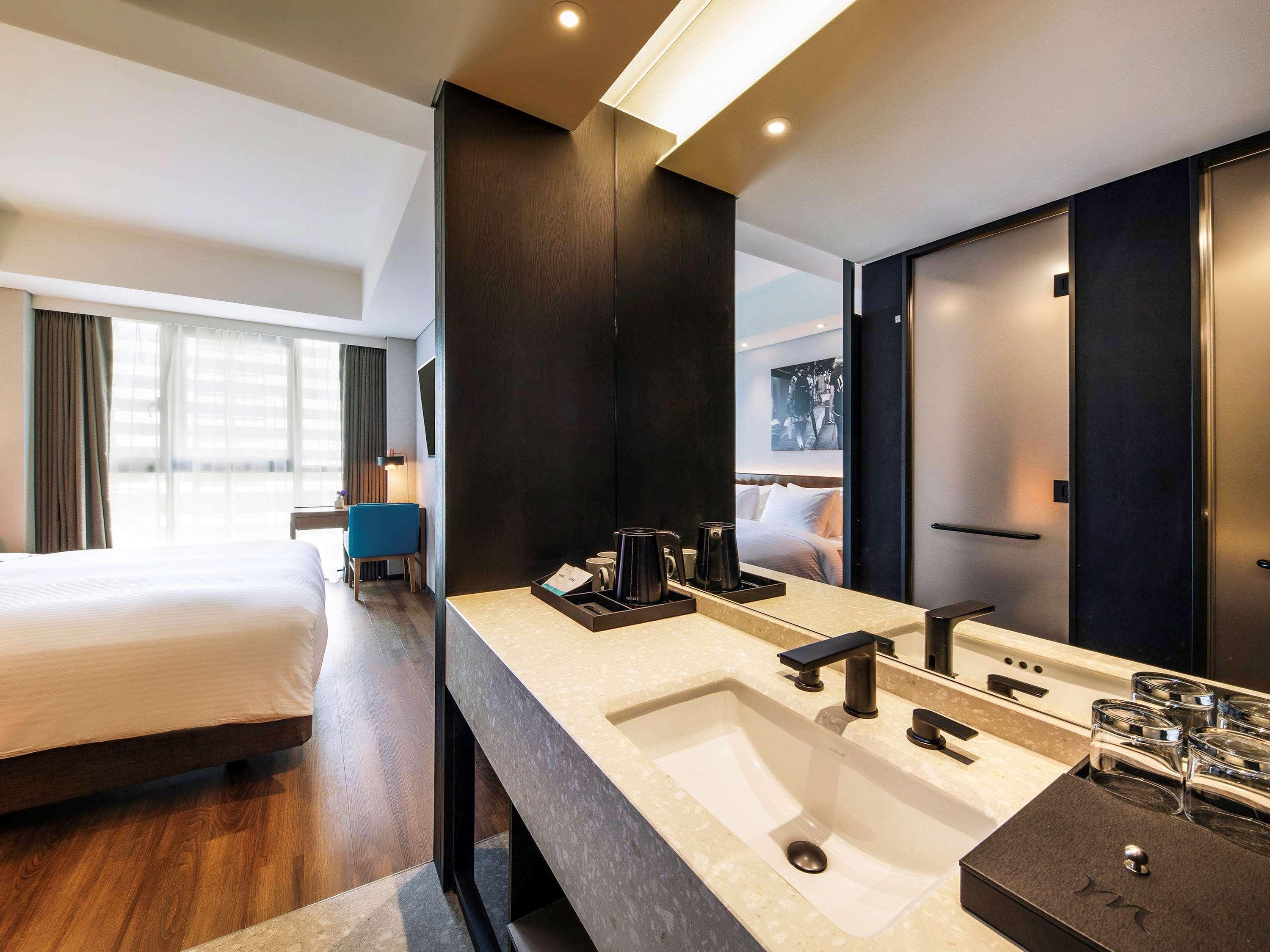 Mercure Ambassador Hongdae Hotel 4*