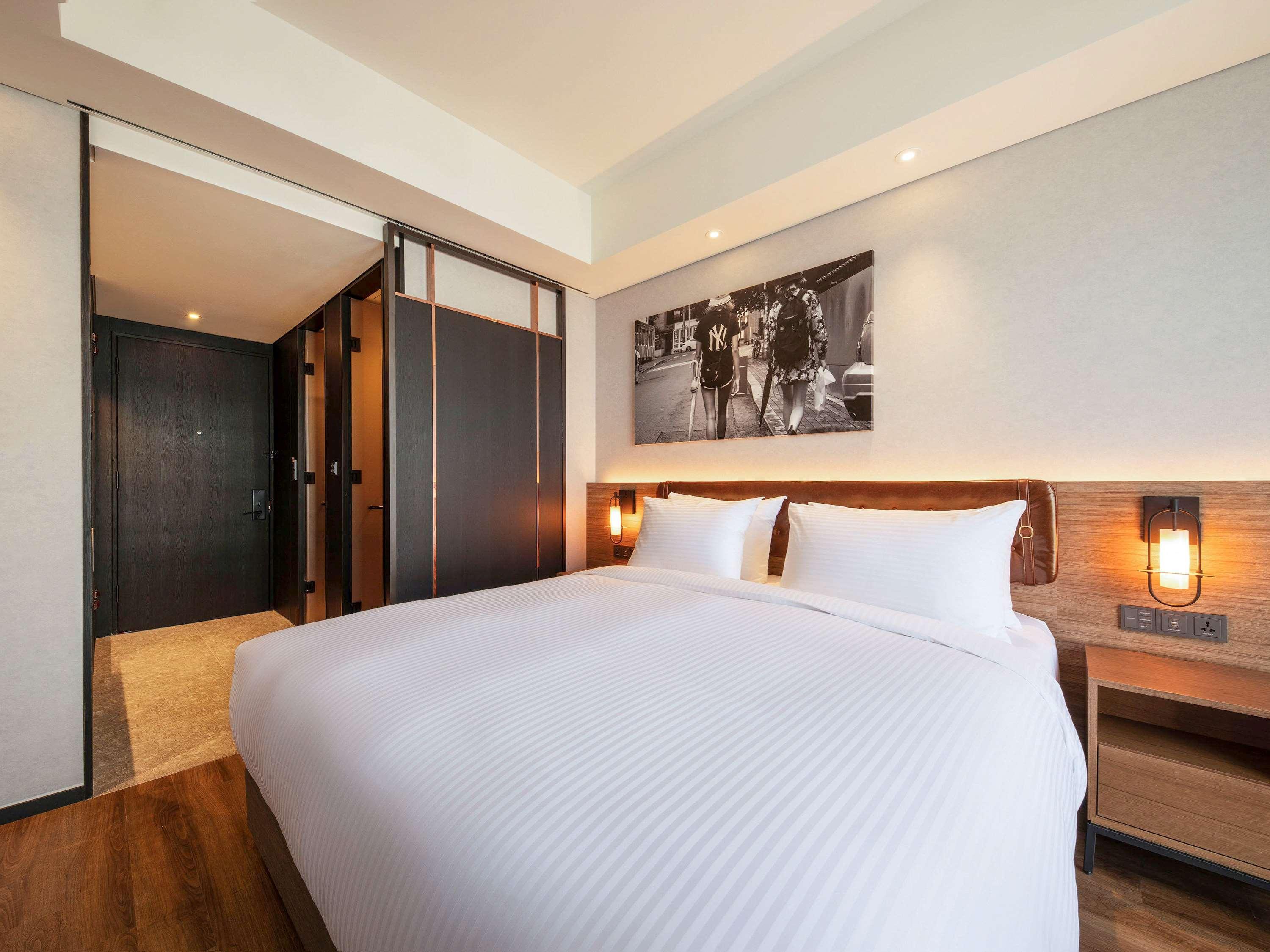 Mercure Ambassador Hongdae 4*