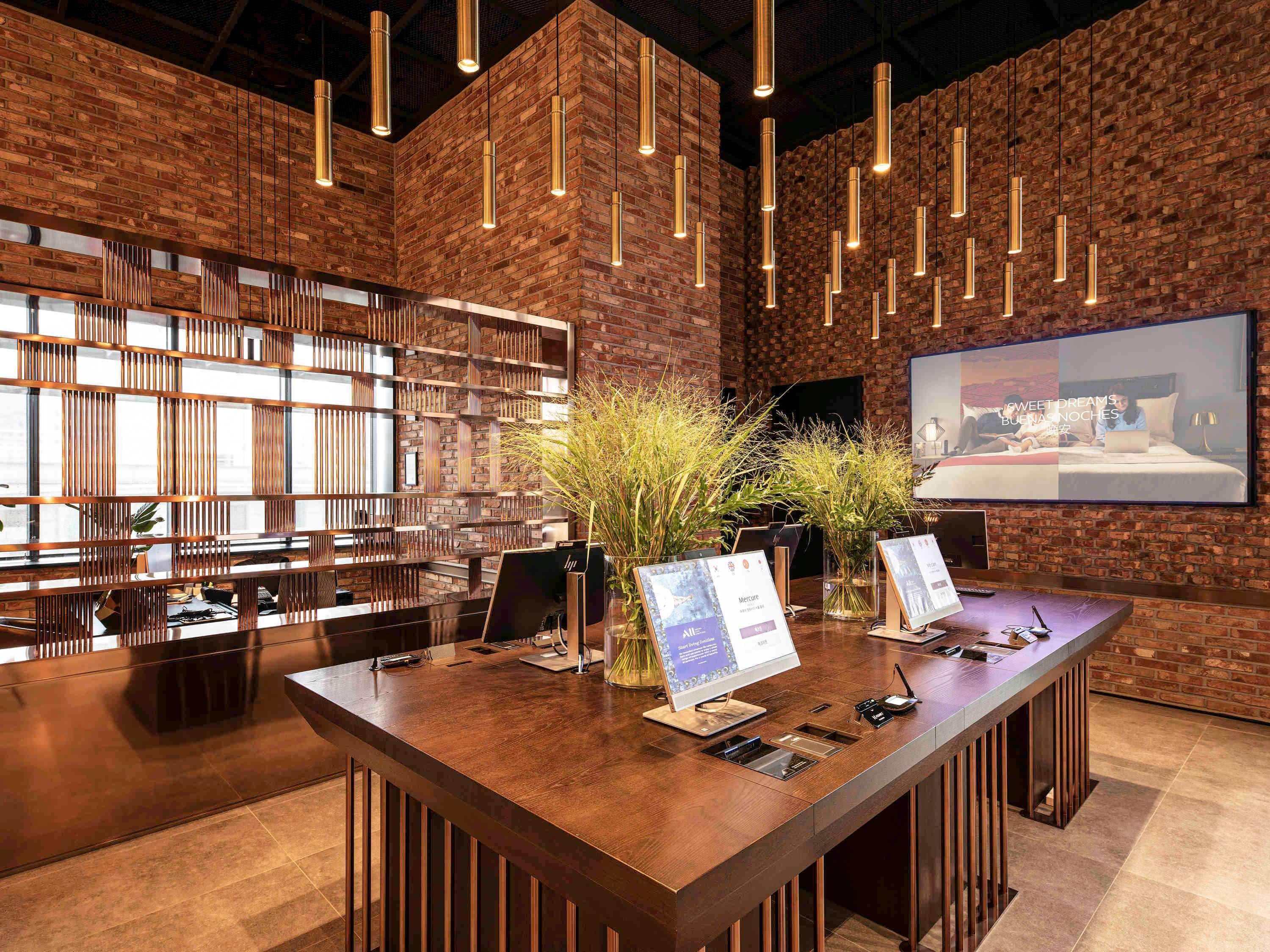 Mercure Ambassador Hongdae Hotel 4*