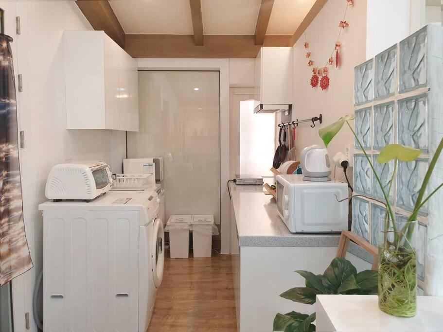 Apartamento Com,a Hongdea St 5min / 3room Seul