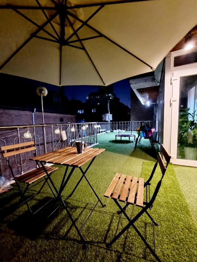 Hongdae Sky View Private Roof Garden House 2br 2qb 1ssb Free Wifi Starbucks Capsule 외국인전용