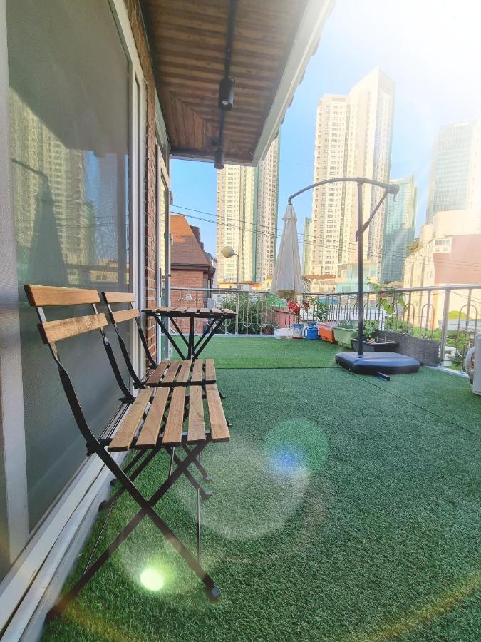 Villa Hongdae Sky View Private Roof Garden House 2br 2qb 1ssb Free Wifi Starbucks Capsule 외국인전용 Seoul