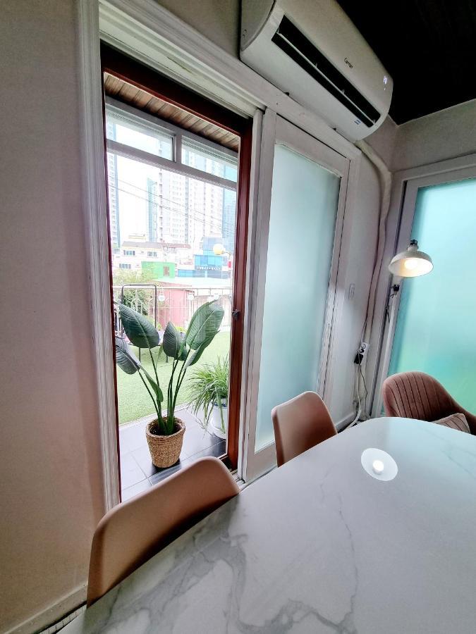 Hongdae Sky View Private Roof Garden House 2br 2qb 1ssb Free Wifi Starbucks Capsule 외국인전용 Seoul