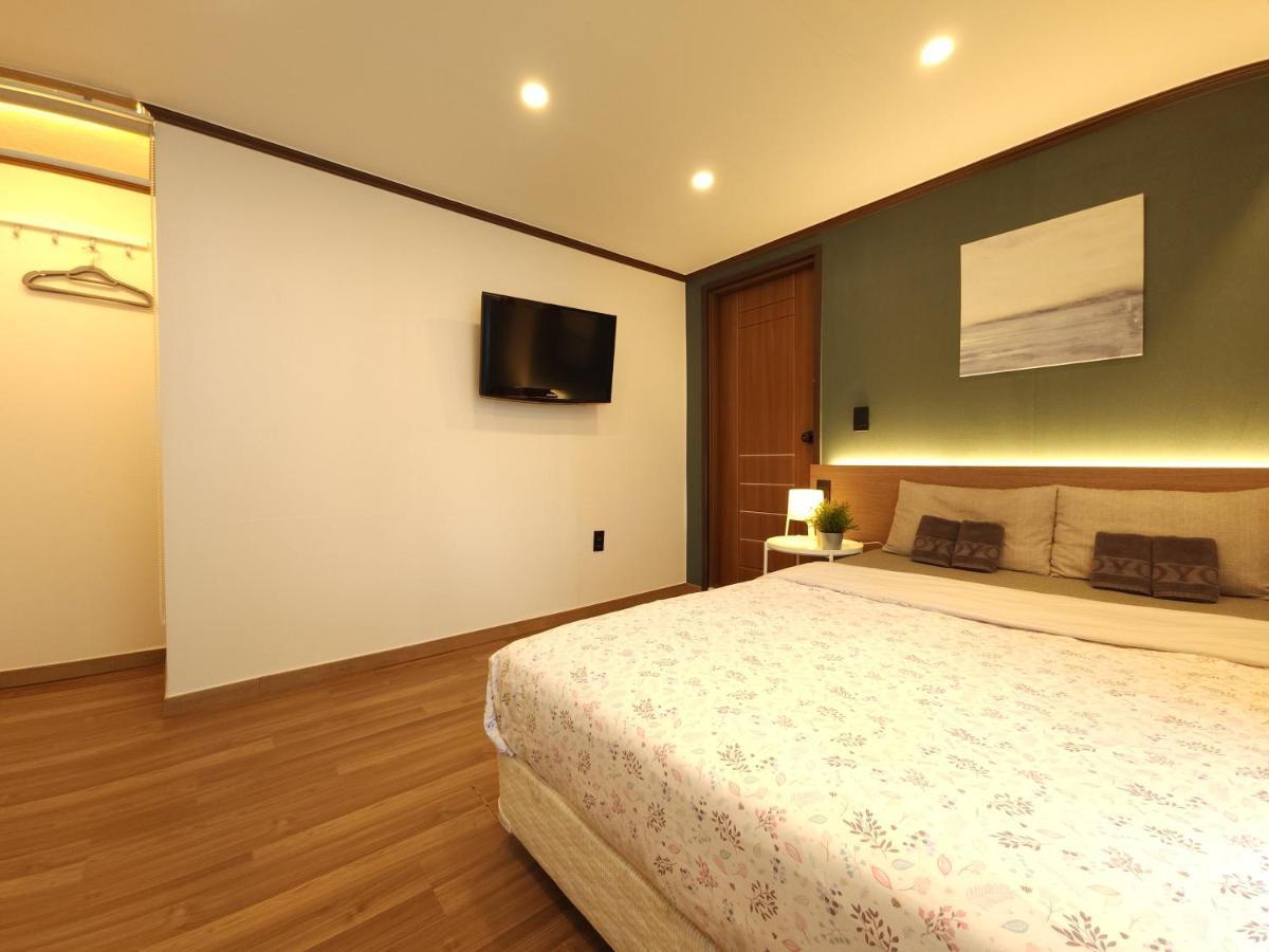 Oyo Rooftop Hotel