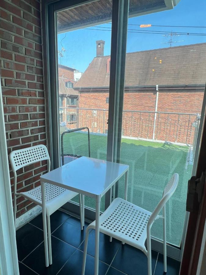 Hongdae Sky View Private Roof Garden House 2br 2qb 1ssb Free Wifi Starbucks Capsule 외국인전용 * Seoul