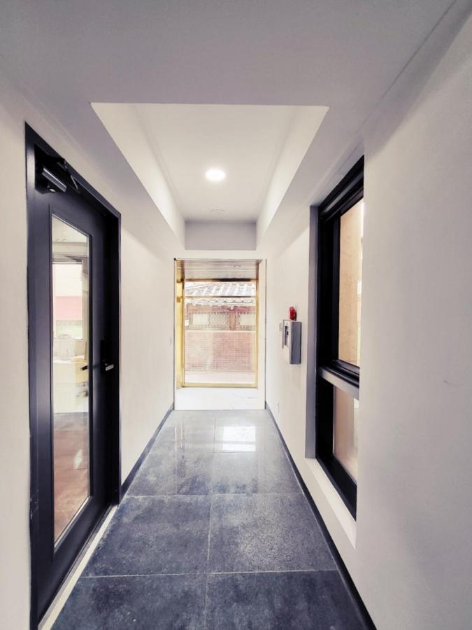 J.hill House * Seul