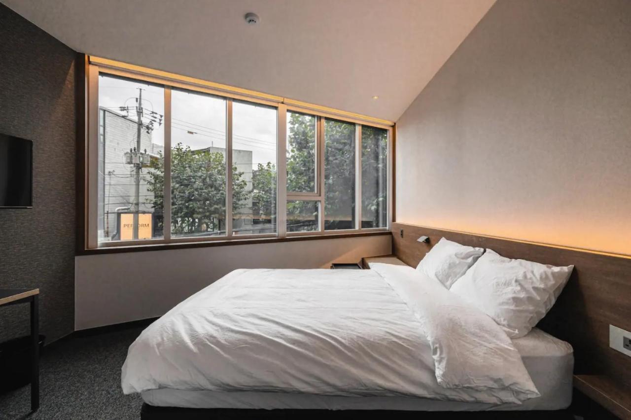 Hotel Pillowsopher Hongdae Seoul