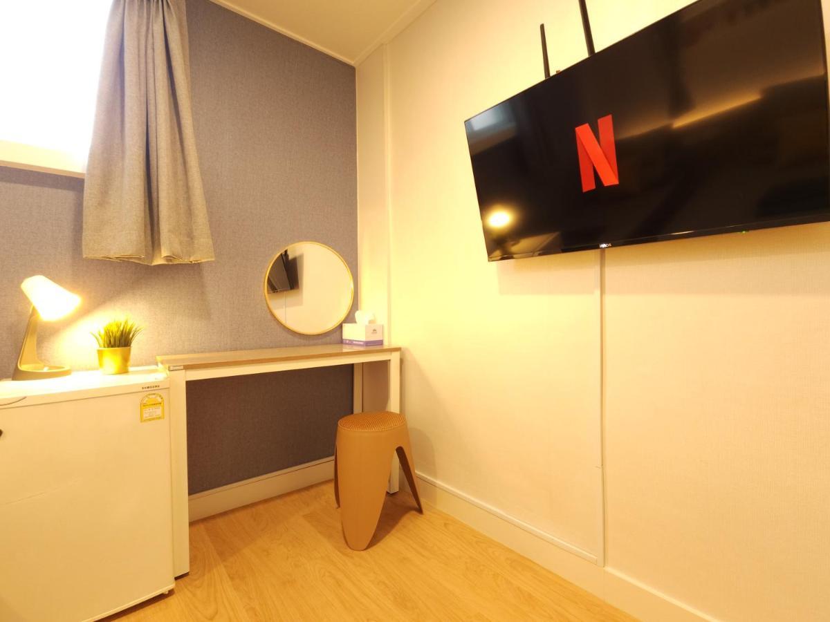 Hostel Oyo Myeongdong 5