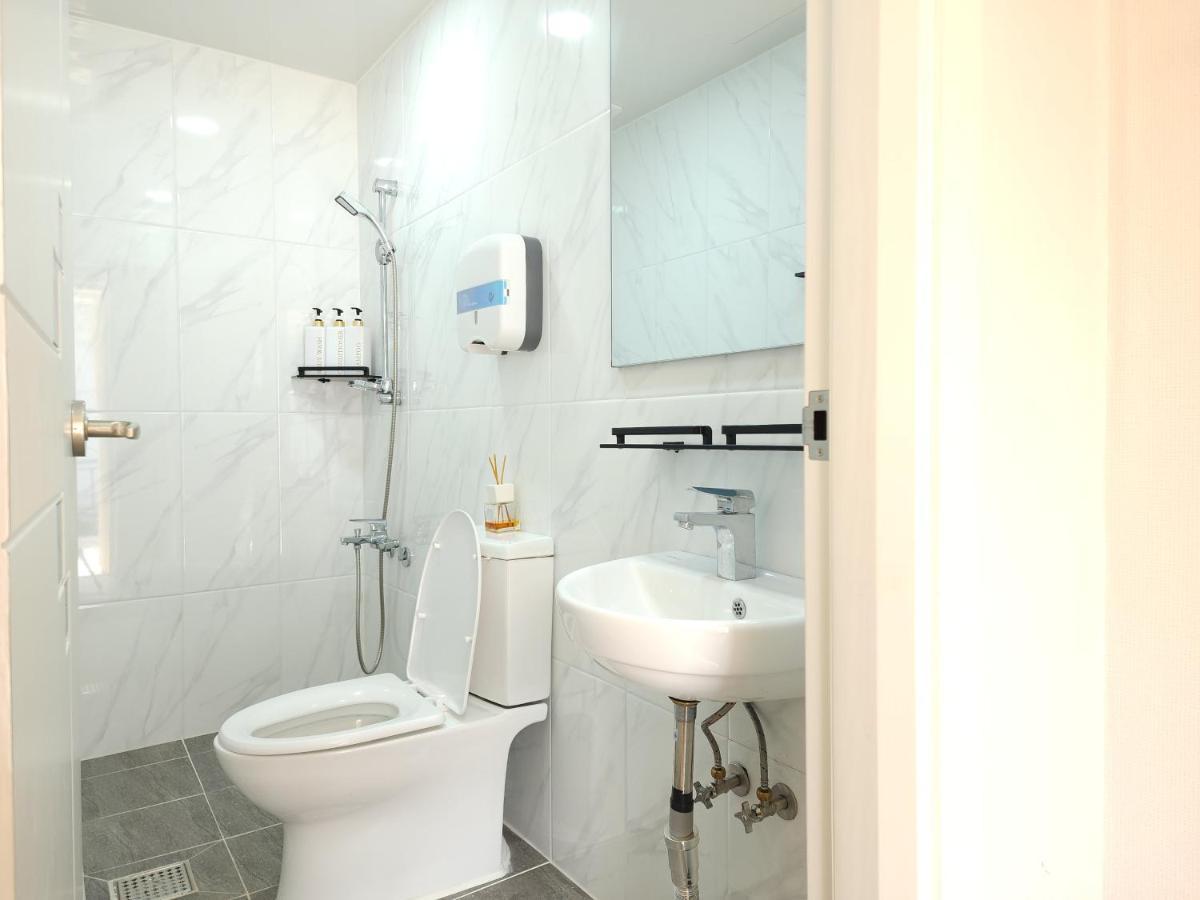 Hostel Oyo Myeongdong 5 *