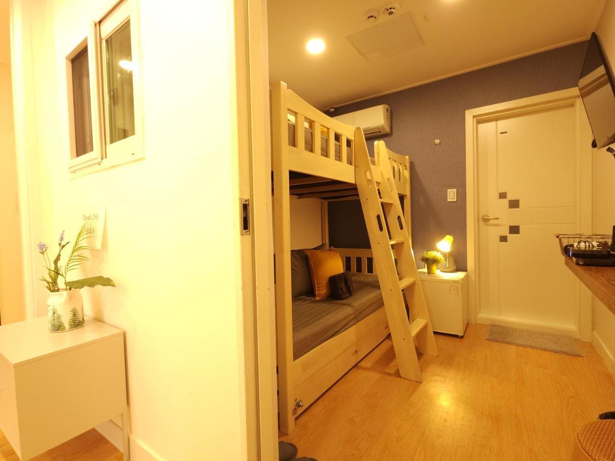 Oyo Myeongdong 5 Hostel Seoul