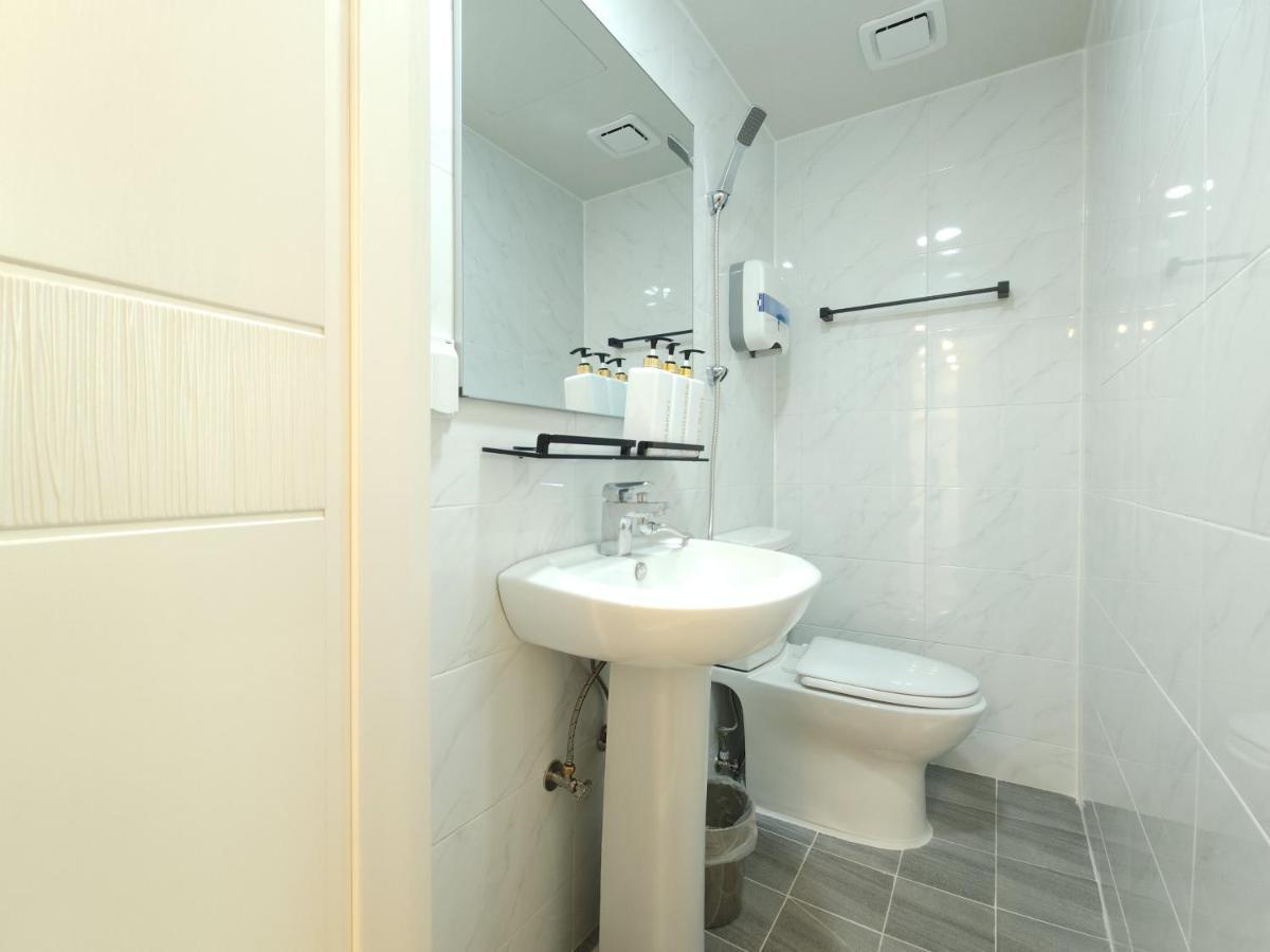 Hostel Oyo Myeongdong 5 *