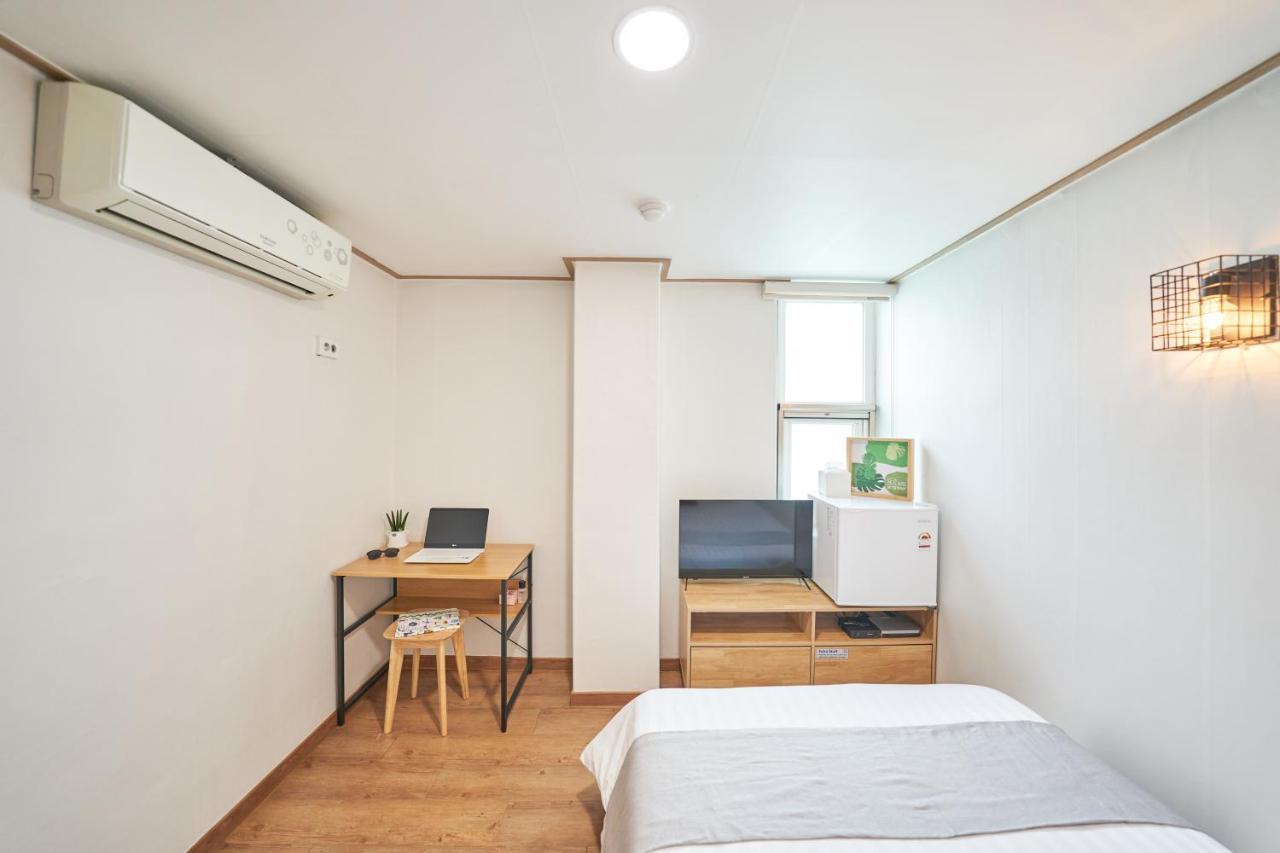 K'stay Sinchon Hotel *