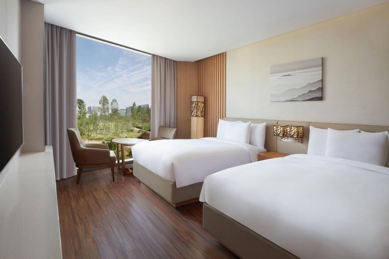 Courtyard By Marriott Botanic Park Hotel