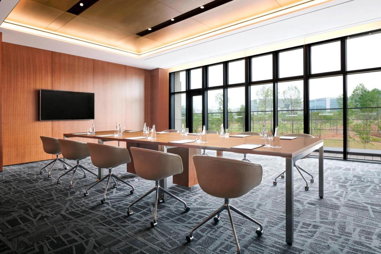 Courtyard By Marriott Botanic Park Hotel