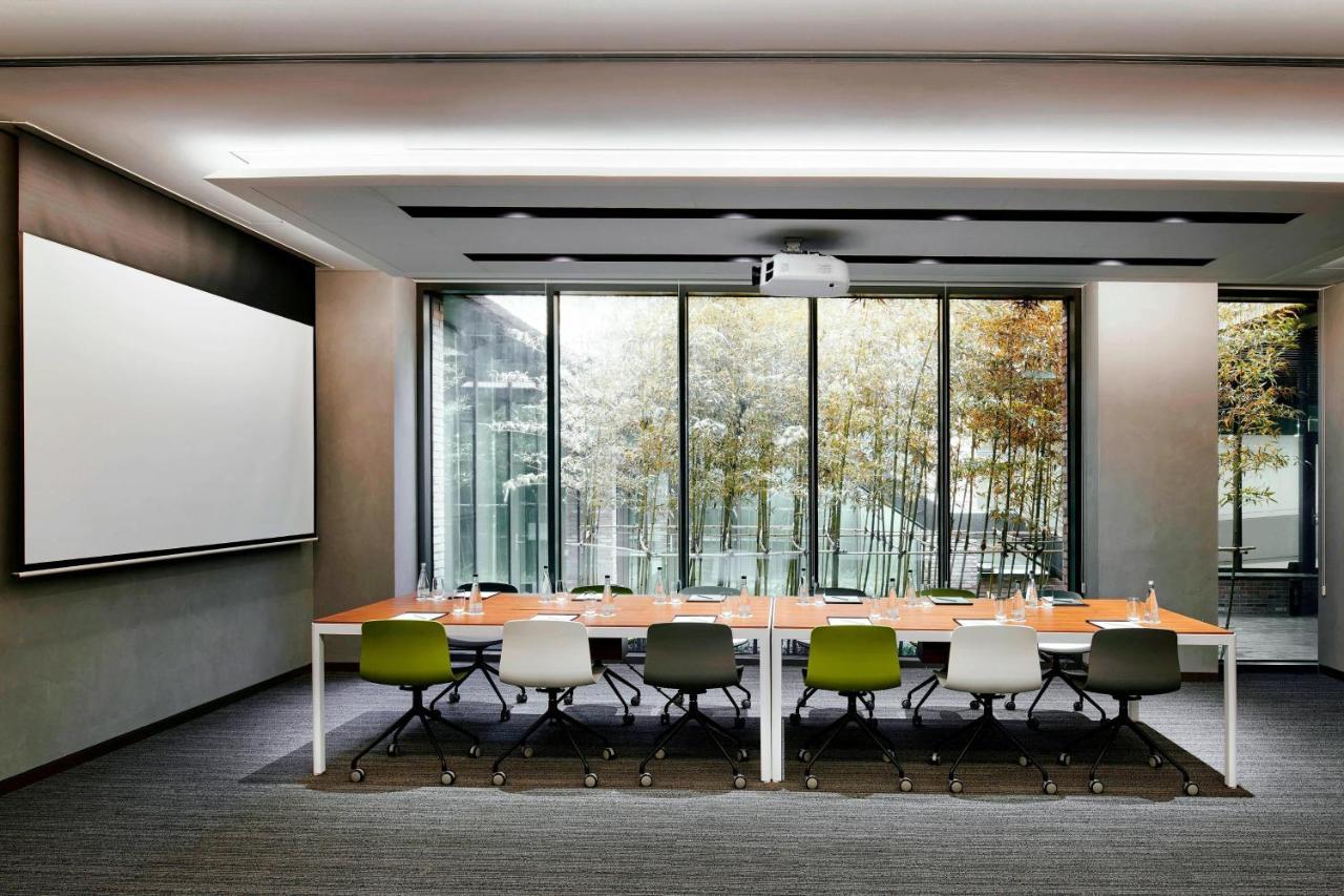 Courtyard By Marriott Botanic Park Hotel