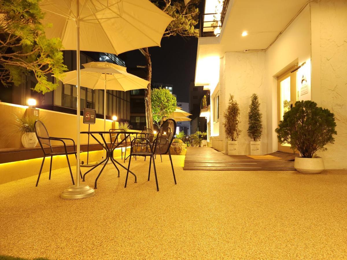 Hostel Oyo Myeongdong 5 *