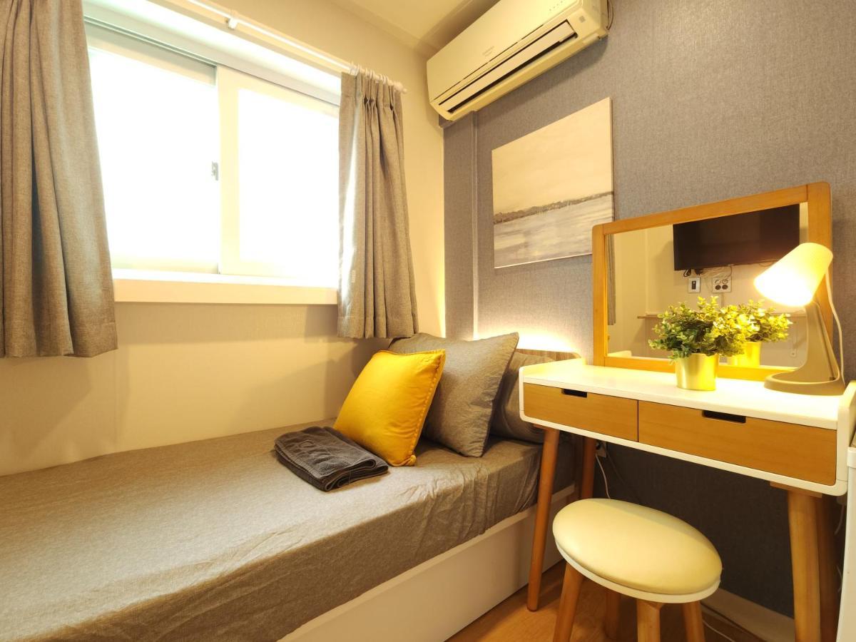 Oyo Myeongdong 5 Hostel *