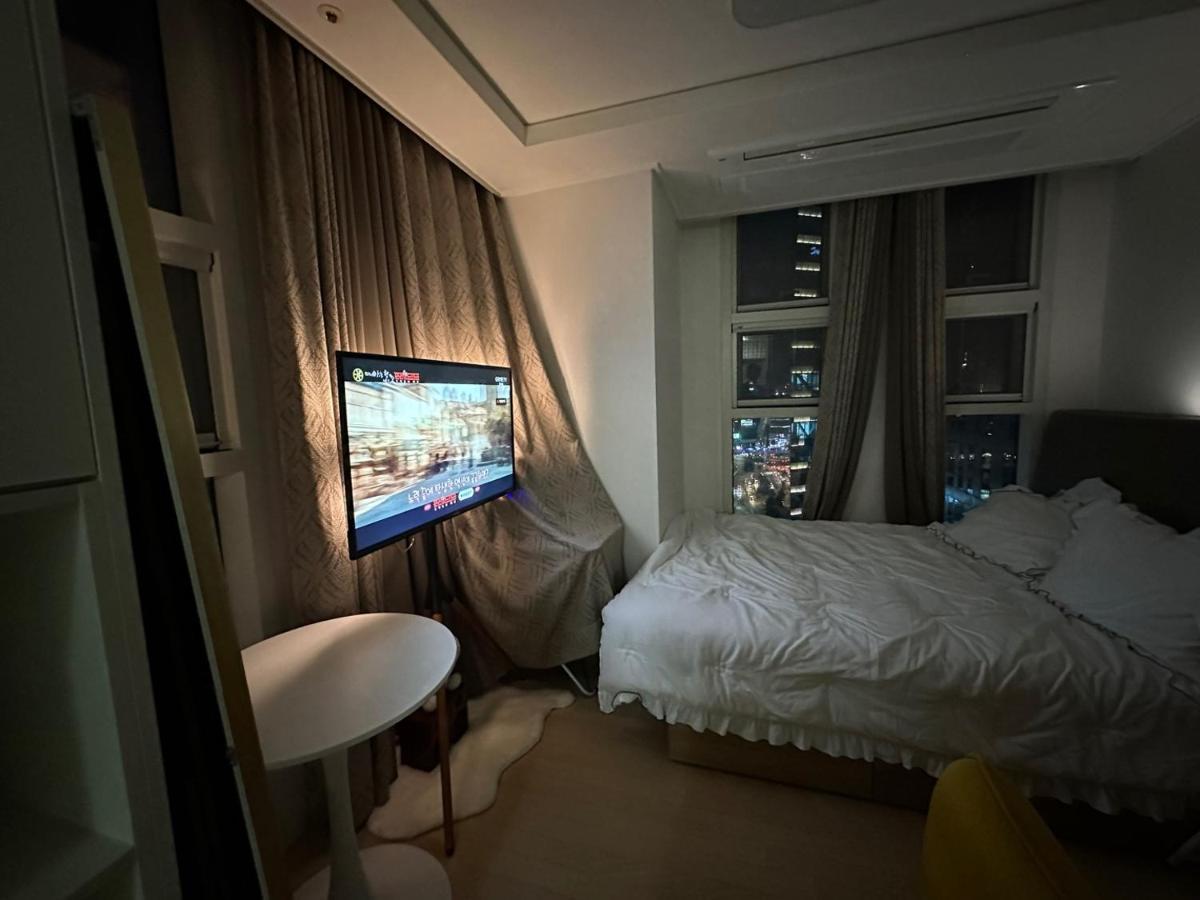 Apartment Unreal Station *