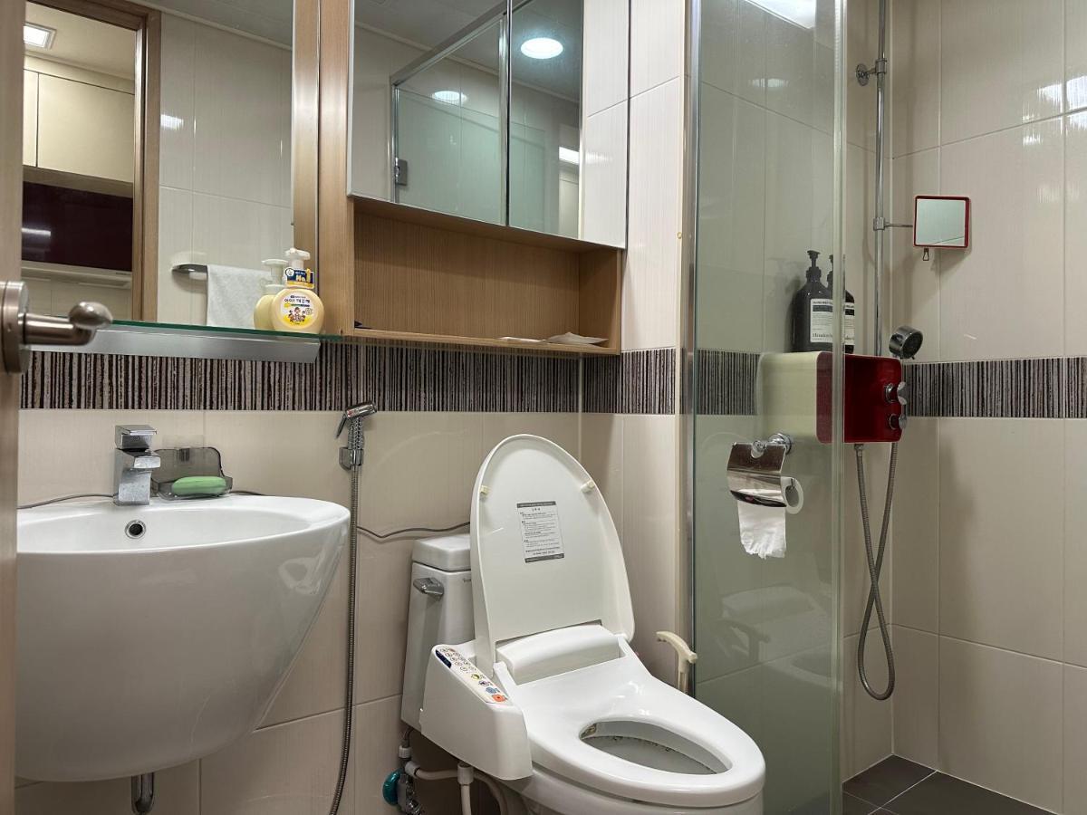 Apartment Station Seoul