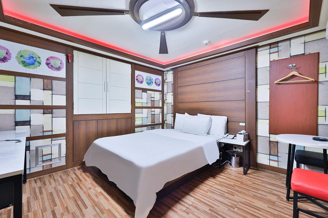 Picasso Hotel *