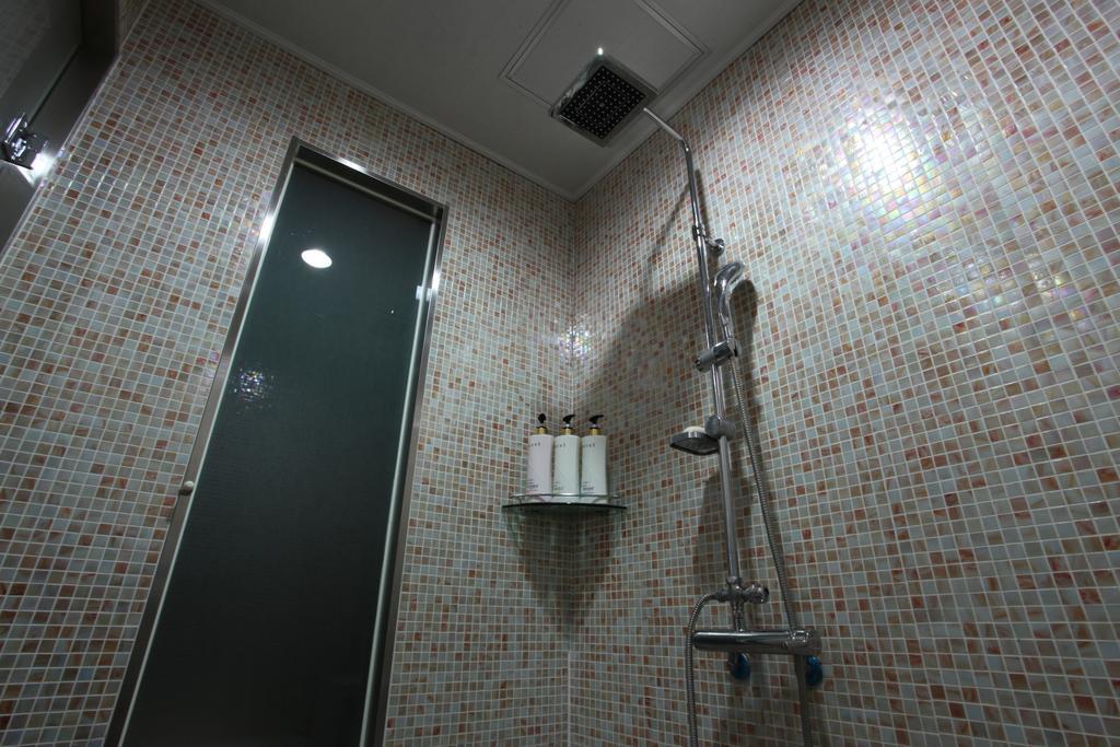 Yuwon Hotel *