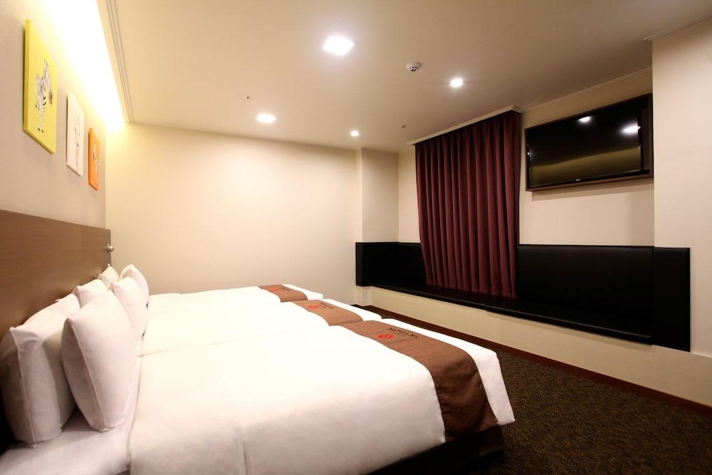 Skypark Myeongdong 2 Hotel 3*