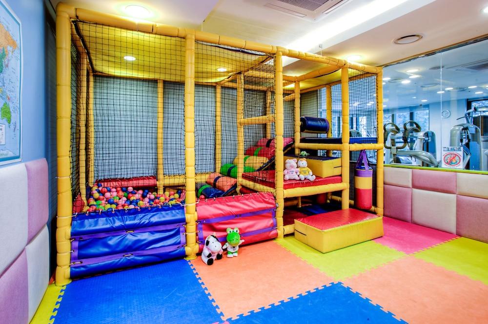 Somerset Palace Apartment *