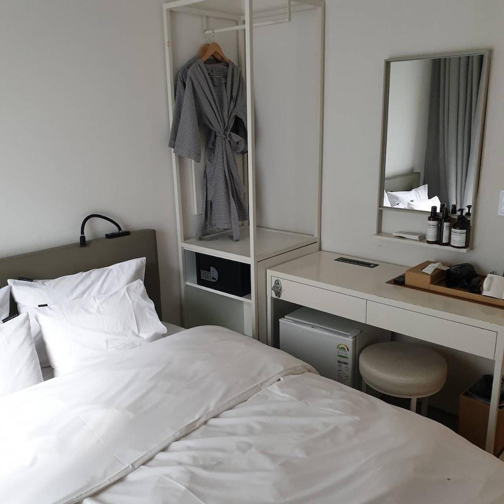 H Avenue Idae Shinchon Hotel Seoul