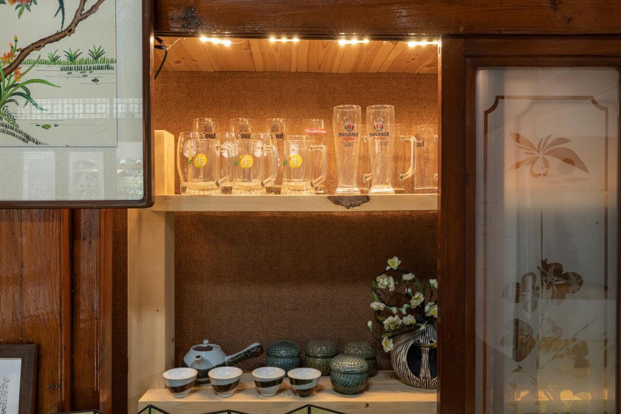 Guest house Dongmyo Hanok Sihwadang - Private Korean Style House In The Center With A Beautiful Garden