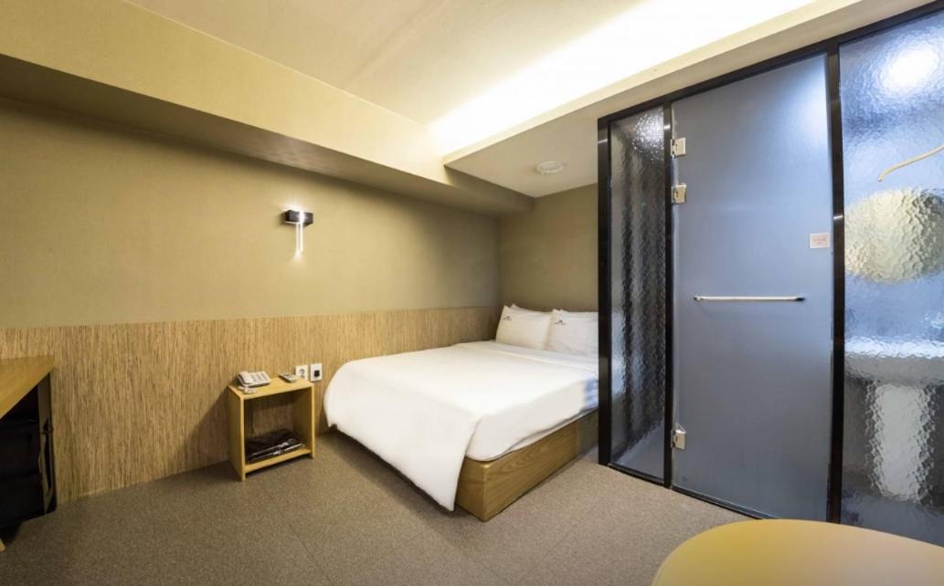 Hotel Daisy motel *