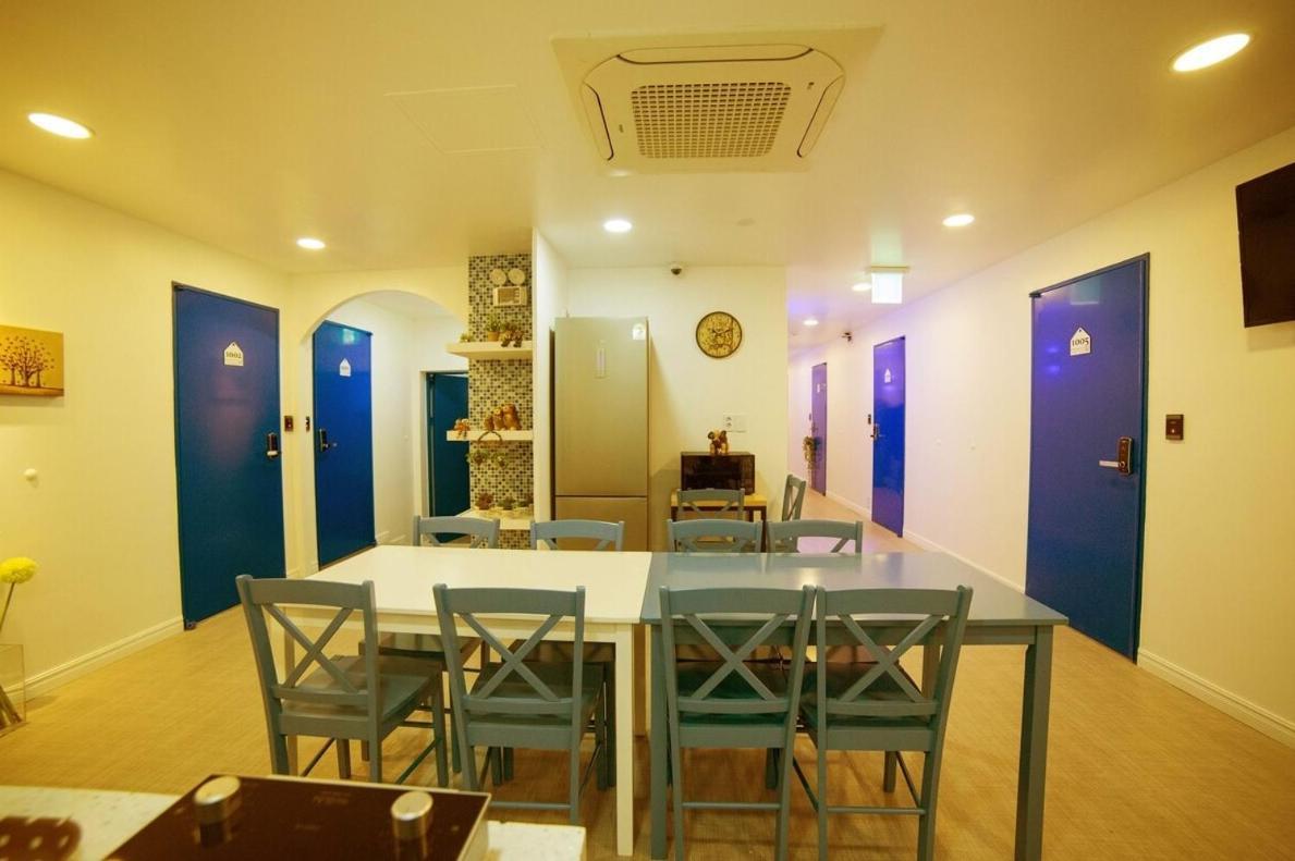 Ivory Albergue *