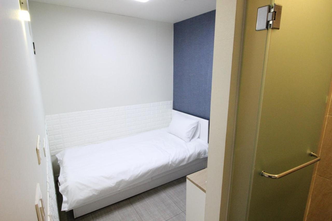 Golden Park Myeongdong Hotel 2*