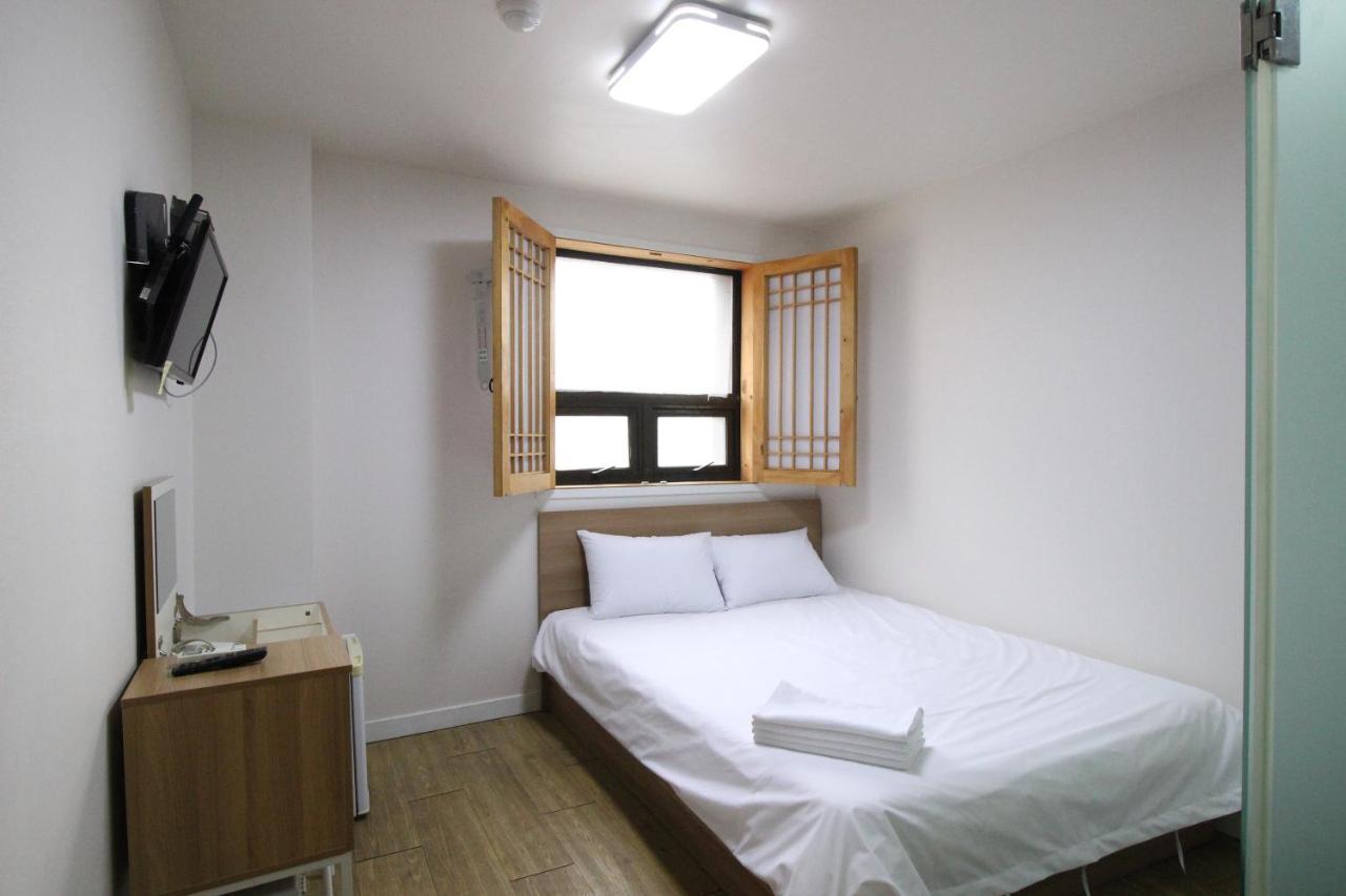 Golden Park Myeongdong Hotel 2*