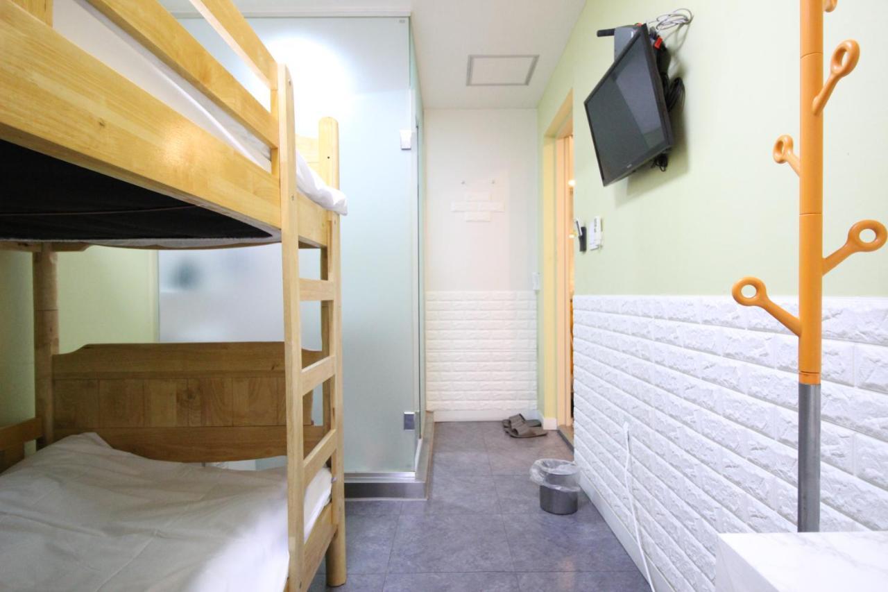 Ivory Albergue *