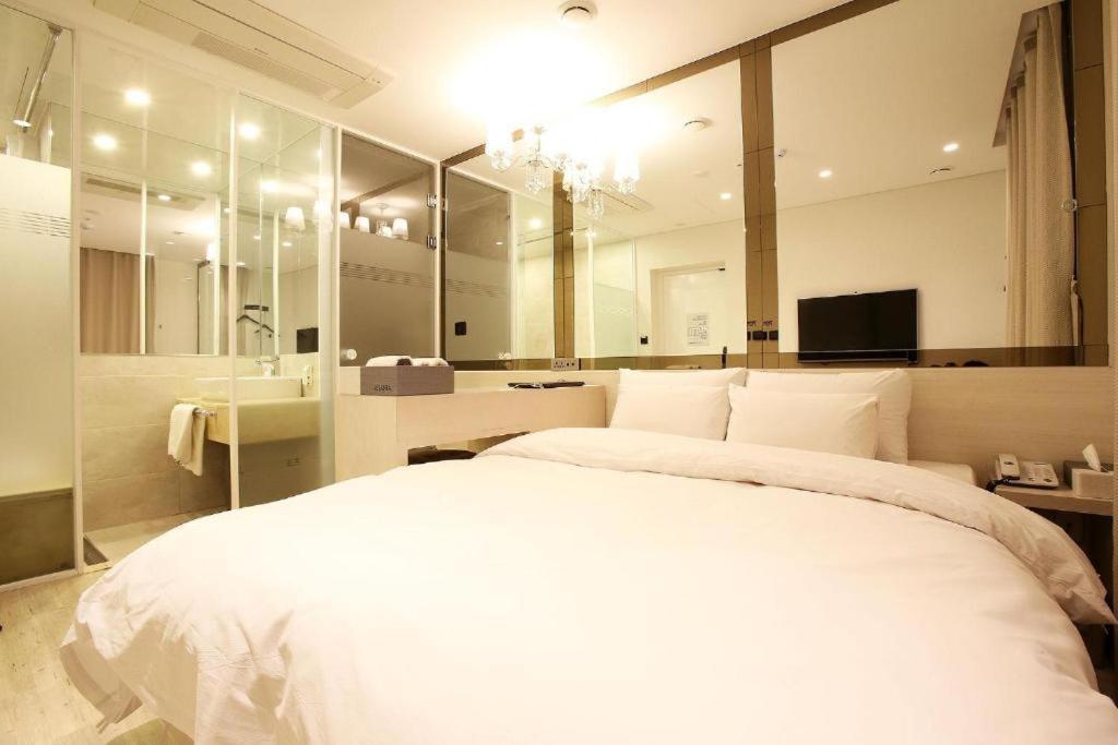Lassa Hotel