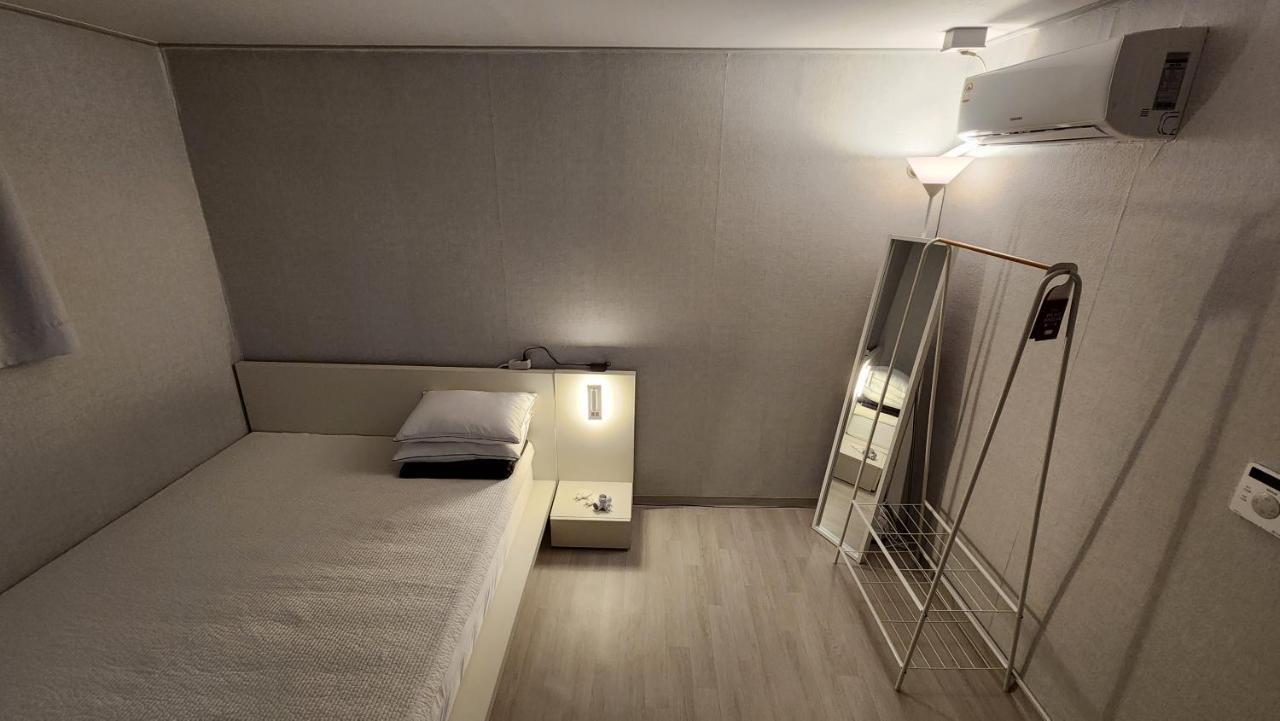 Middle Option Two-room, Exclusive Use, Public Transportation 4 Minutes Away * Seoul