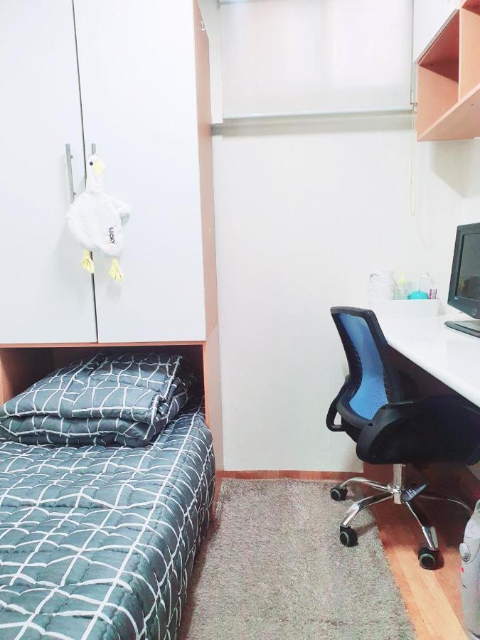 Asrama Hub House Livingtel