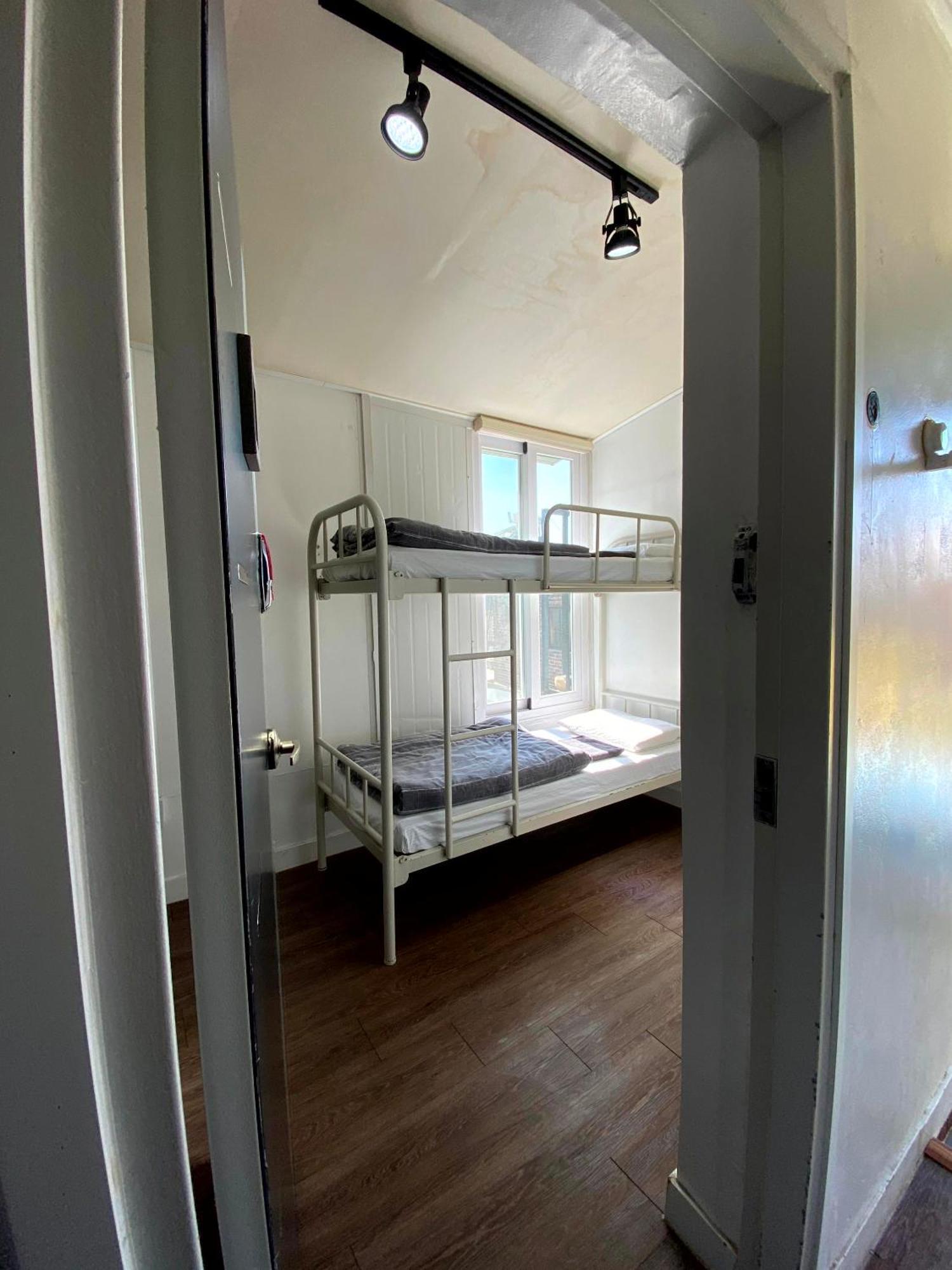 Rumah tetamu Itaewon Yellow 2*